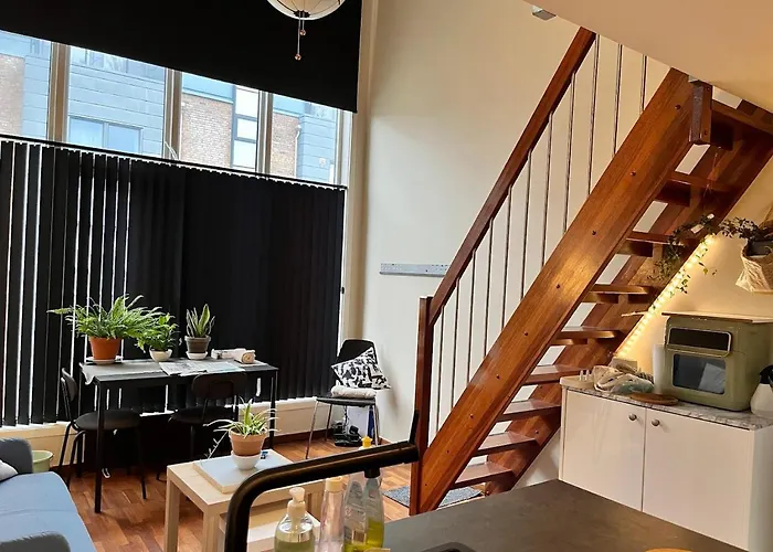 Large Room With Balcony - Heisenberg Condo