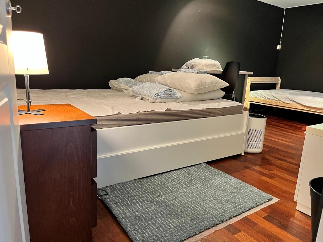 Large With Balcony - Heisenberg Privat overnatting